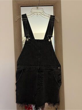 Free people black jean overalls size 4
